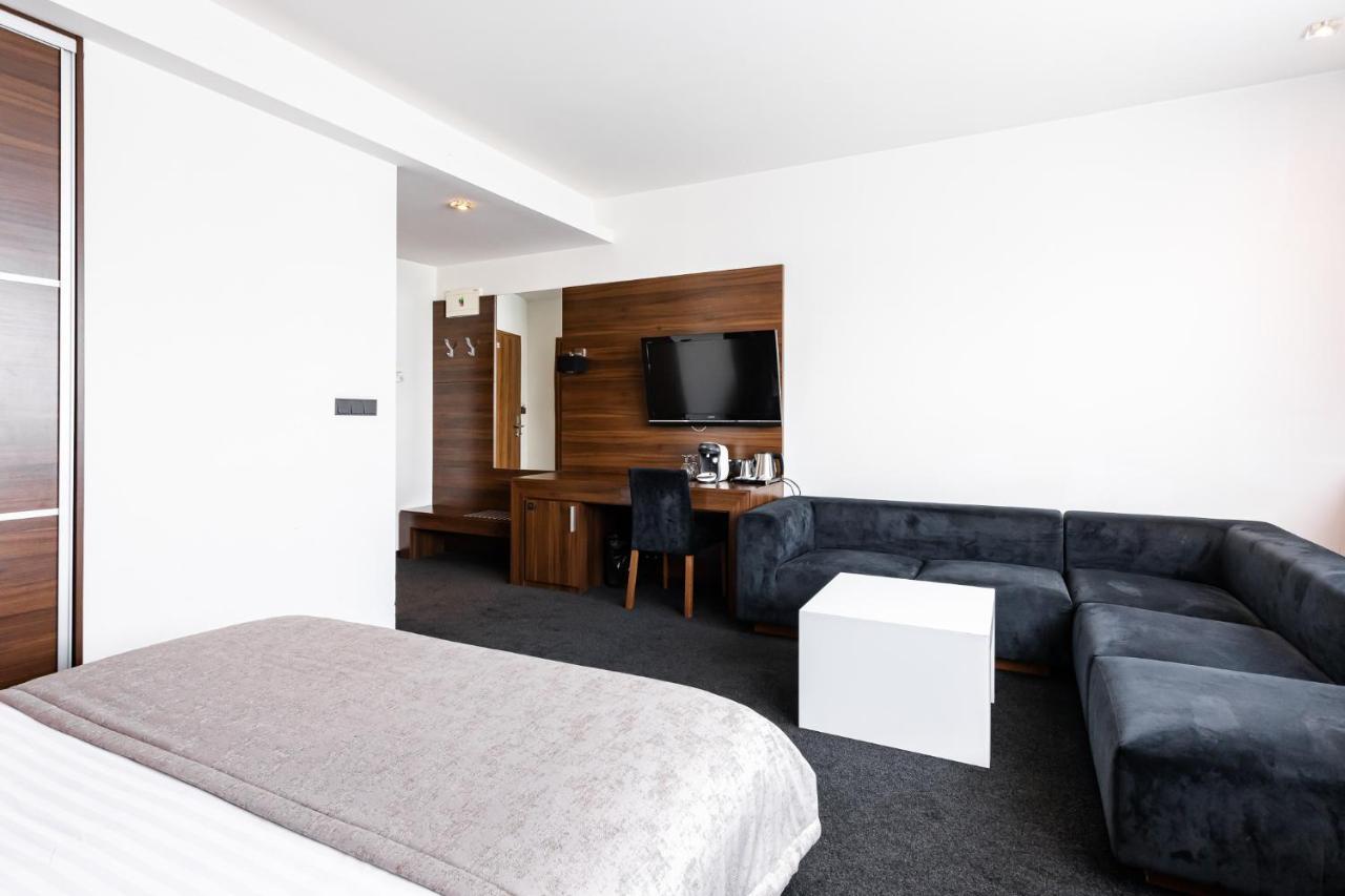 Tempus Club Garni Hotel Братислава Экстерьер фото