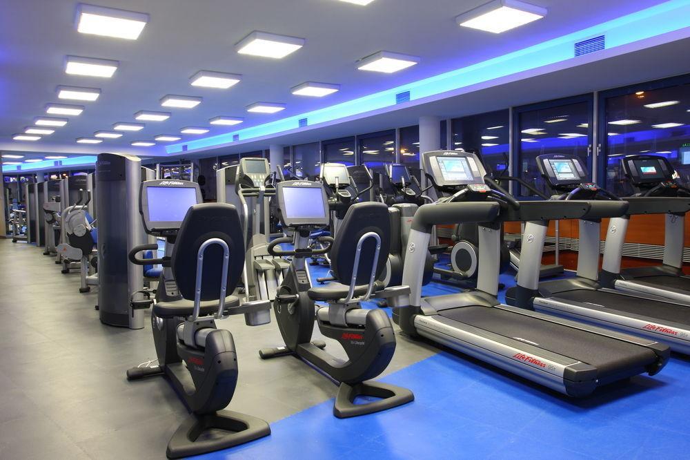 Tempus Club Garni Hotel Братислава Экстерьер фото